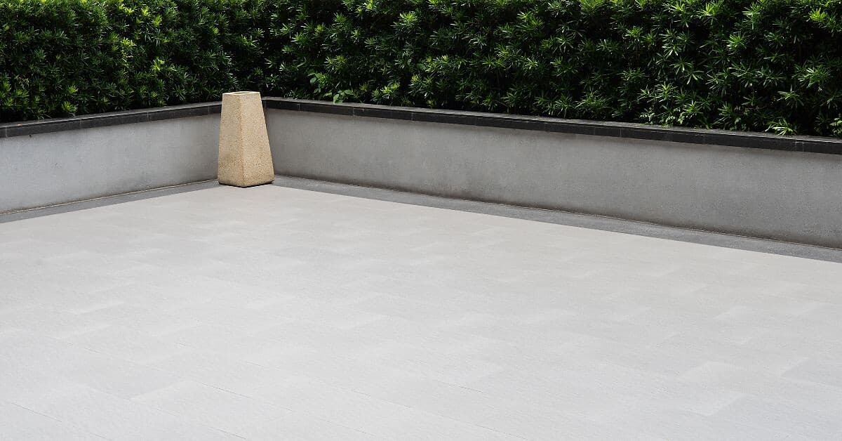 When Is the Best Time of the Year To Stain Outdoor Concrete?